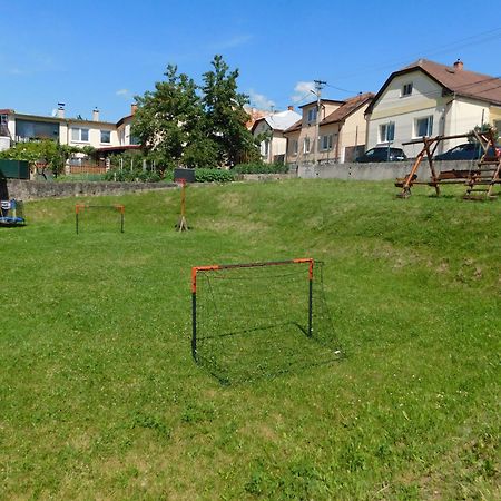 Apartmanovy Penzion Бойнице Екстериор снимка